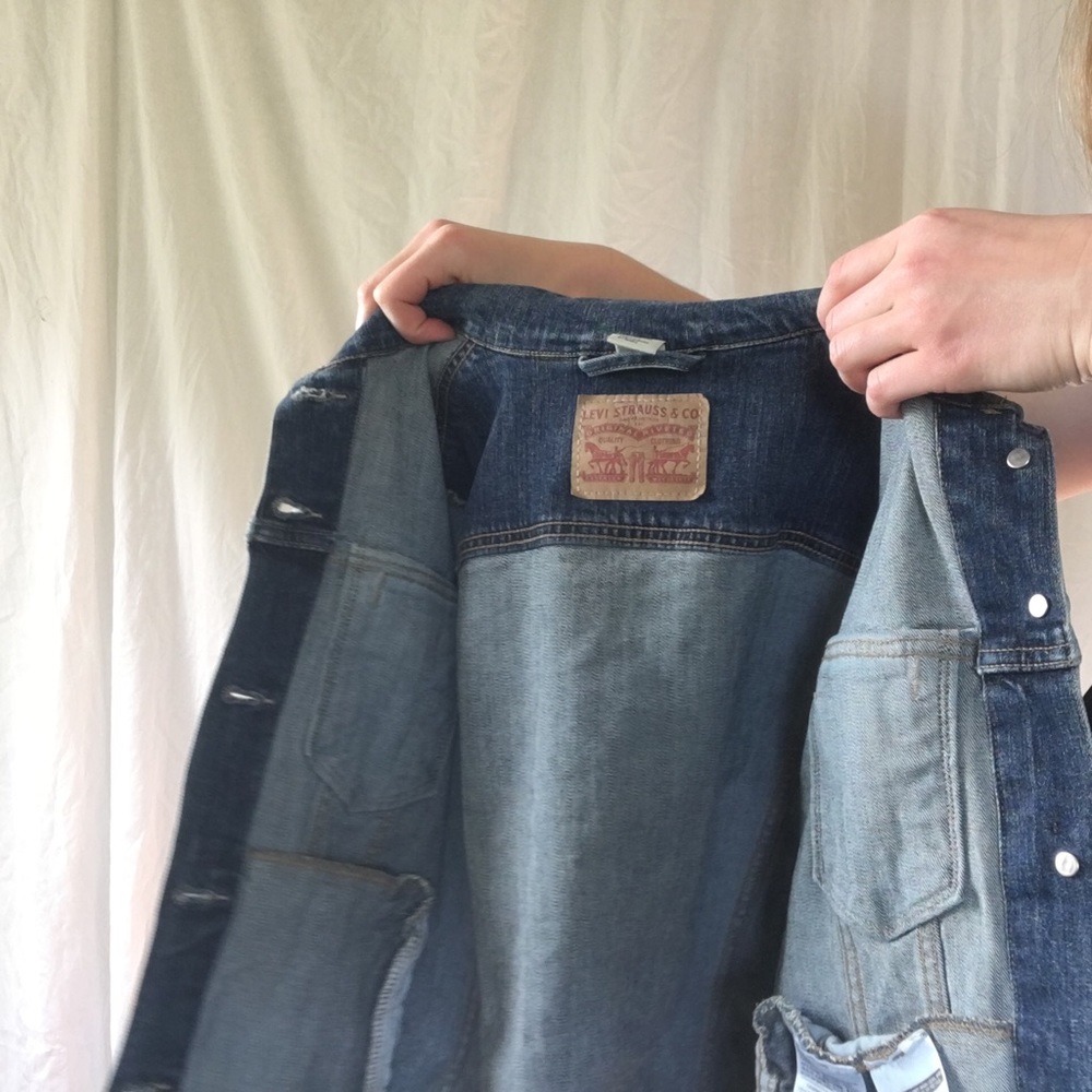 Levi's darkwash denim jacket